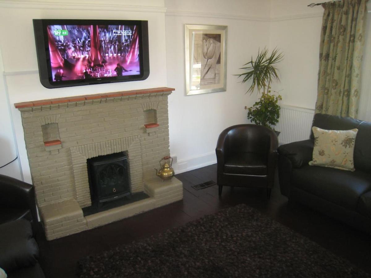 Arden Hill Farmhouse - Hot Tub, Snooker Table, Sleeps 16 Stratford-upon-Avon Exterior photo