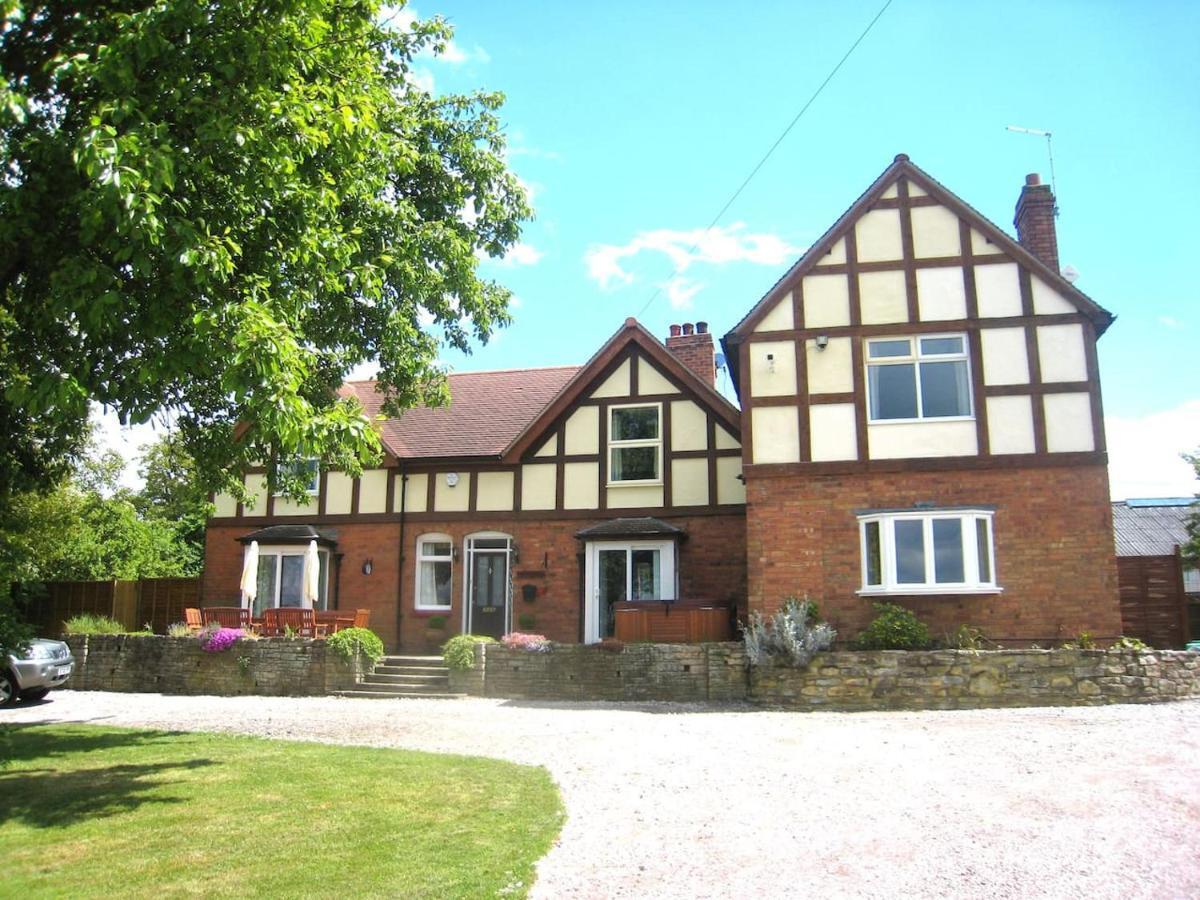 Arden Hill Farmhouse - Hot Tub, Snooker Table, Sleeps 16 Stratford-upon-Avon Exterior photo