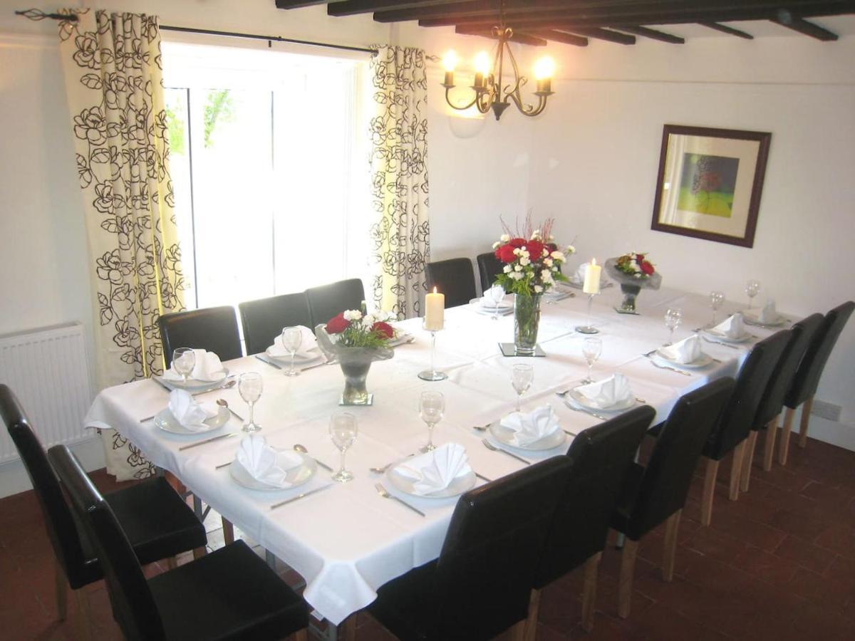 Arden Hill Farmhouse - Hot Tub, Snooker Table, Sleeps 16 Stratford-upon-Avon Exterior photo